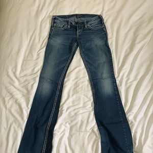 Silver Jeans - Tuesday Jeans - W26 L 33 - EUC